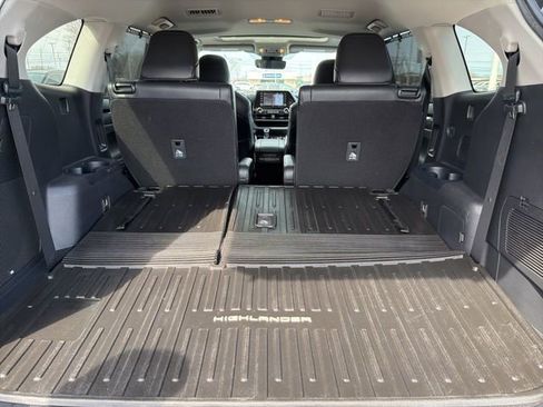 Used 2022 Toyota Highlander Limited image 40