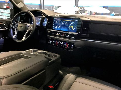 Used 2024 Chevrolet Silverado 1500 RST w/ Redline Edition AWD/4WD image 14