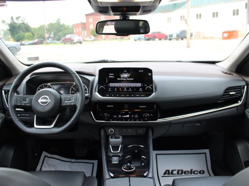 Certified 2023 Nissan Rogue SL w/ SL Premium Package AWD/4WD image 17