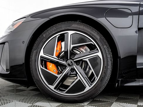Used 2023 Audi RS e-tron GT w/ Carbon Performance Package AWD/4WD image 4