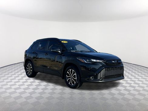 Used 2025 Toyota Corolla Cross SE image 4