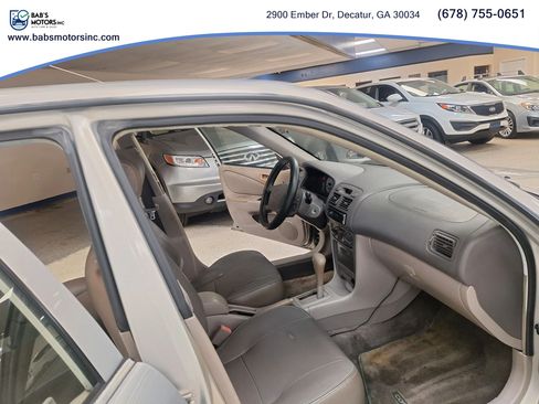 Used 2000 Toyota Corolla CE FWD image 11