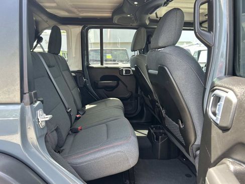 Certified 2026 Jeep Wrangler Unlimited Rubicon AWD/4WD image 15