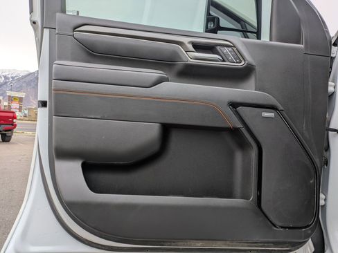 Used 2025 GMC Sierra 2500 AT4 image 15