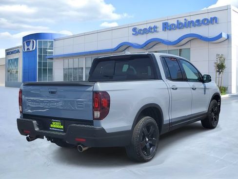 Certified 2024 Honda Ridgeline Black Edition image 4