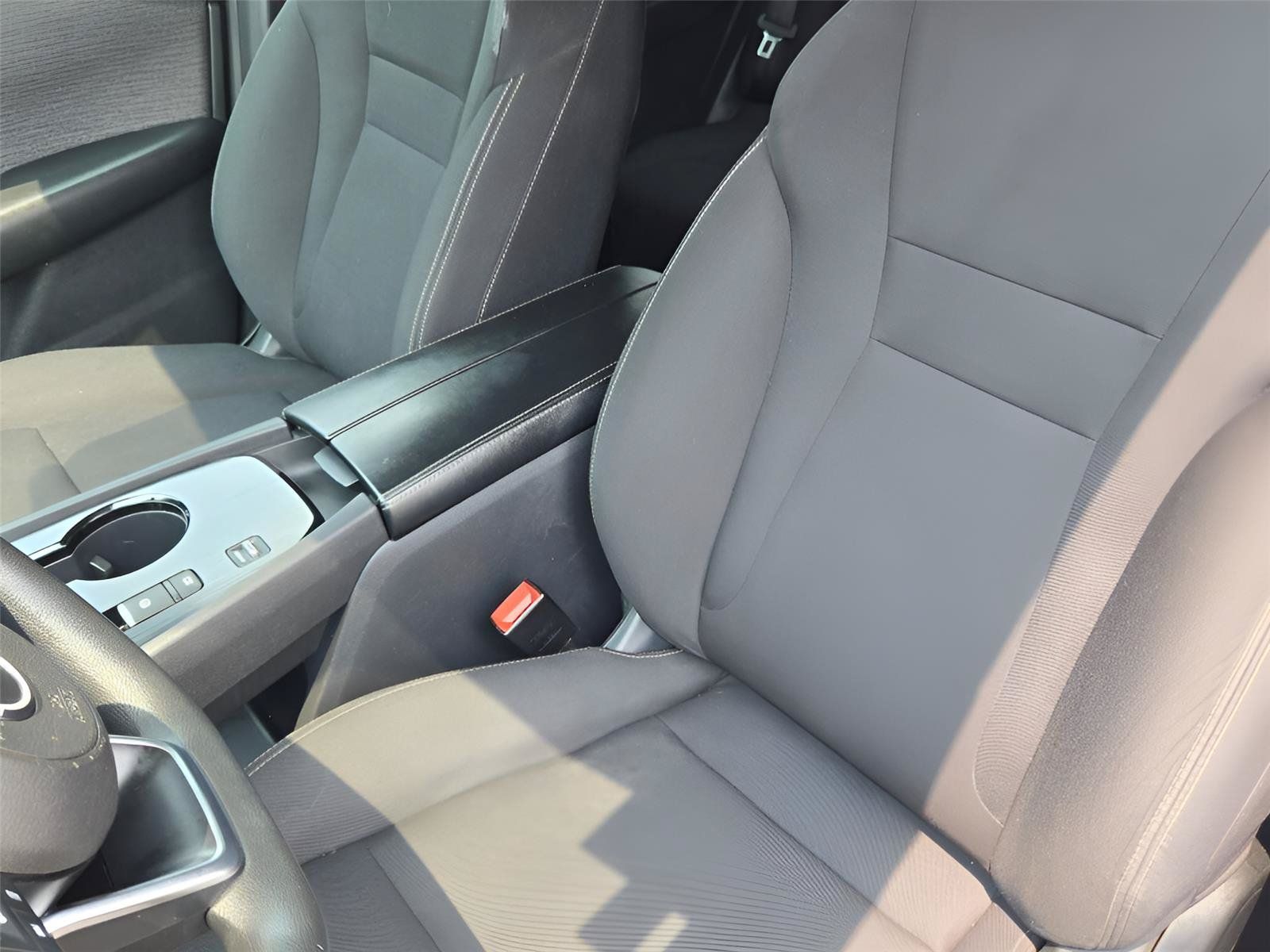 Used 2023 Nissan Rogue S FWD image 19