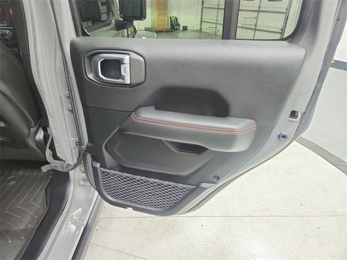 Used 2021 Jeep Wrangler Unlimited Rubicon image 40