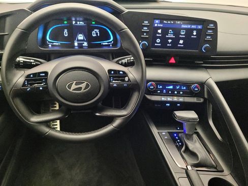 Used 2025 Hyundai Elantra Sport FWD image 22