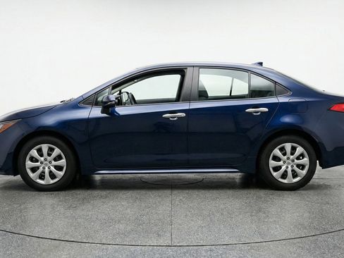 Used 2025 Toyota Corolla LE FWD image 4