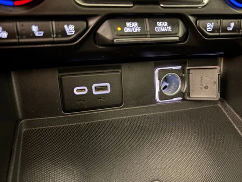 Used 2021 Chevrolet Tahoe Premier w/ Premium Package image 37