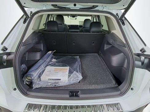 New 2026 Volkswagen Tiguan SE image 26