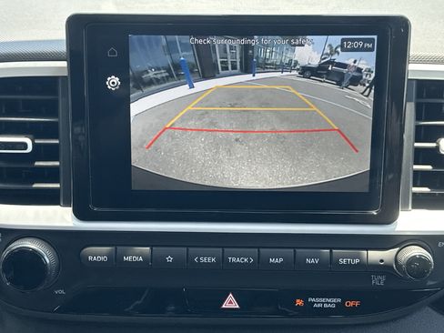 New 2025 Hyundai Venue Limited image 25