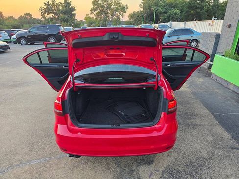 Used 2018 Volkswagen Jetta Sport FWD image 39