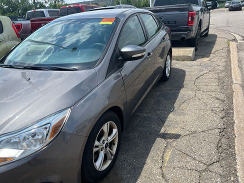 Used 2014 Ford Focus SE FWD image 6