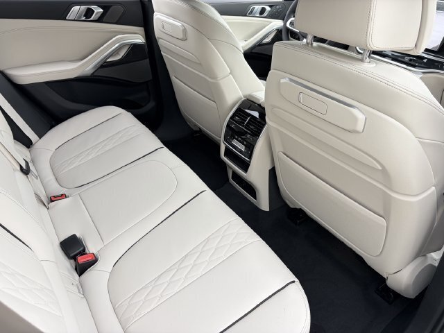 New 2027 BMW X6 xDrive40i w/ Climate Comfort Package AWD/4WD image 14