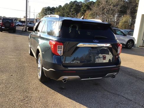 Used 2022 Ford Explorer Limited w/ Equipment Group 301A image 8