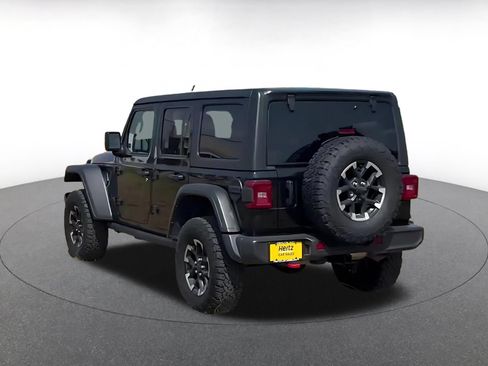 Used 2025 Jeep Wrangler Unlimited Rubicon AWD/4WD image 9