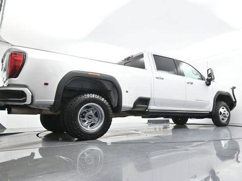 Used 2022 GMC Sierra 3500 Denali w/ Denali Ultimate Package AWD/4WD image 54