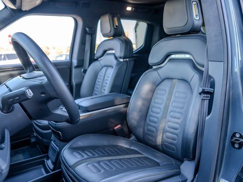 Used 2022 Rivian R1T Adventure image 19