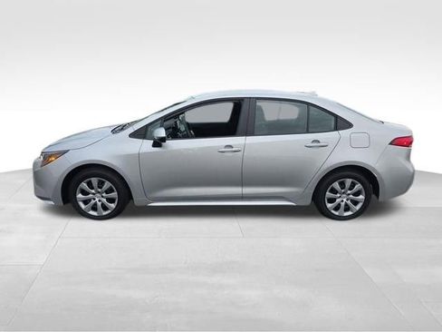 Used 2026 Toyota Corolla LE FWD image 3