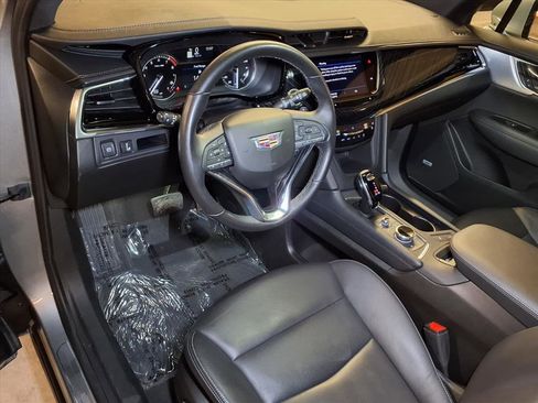 Certified 2025 Cadillac XT6 Premium Luxury image 3