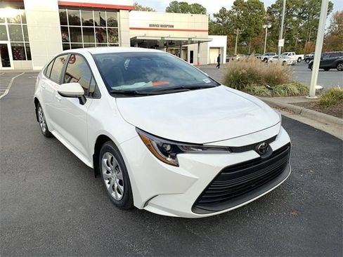 New 2026 Toyota Corolla LE image 2