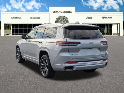Used 2021 Jeep Grand Cherokee L Overland w/ Luxury Tech Group IV AWD/4WD image 6