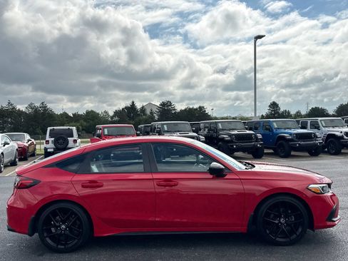 Used 2024 Honda Civic Sport image 2