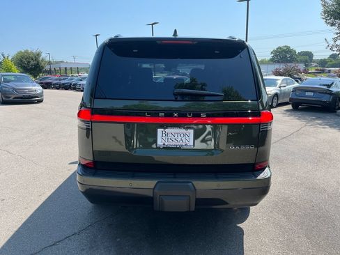 Used 2025 Lexus GX 550 w/ Accessory Package (Z1) AWD/4WD image 5