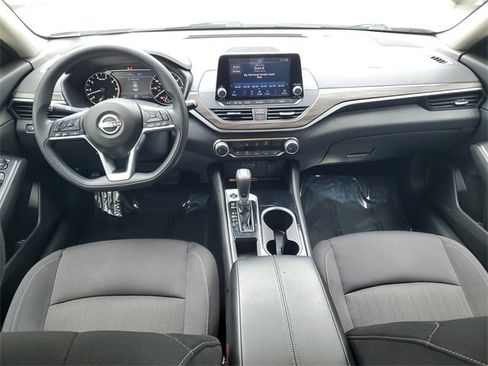 Used 2024 Nissan Altima 2.5 SV image 13