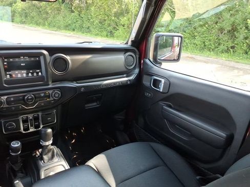 Used 2022 Jeep Wrangler Unlimited Sport AWD/4WD image 5