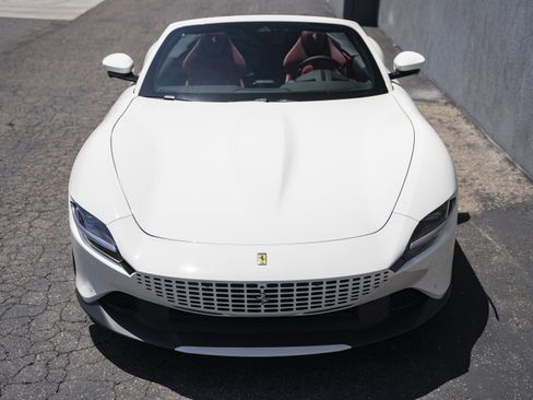 Used 2026 Ferrari Roma Spider RWD image 8