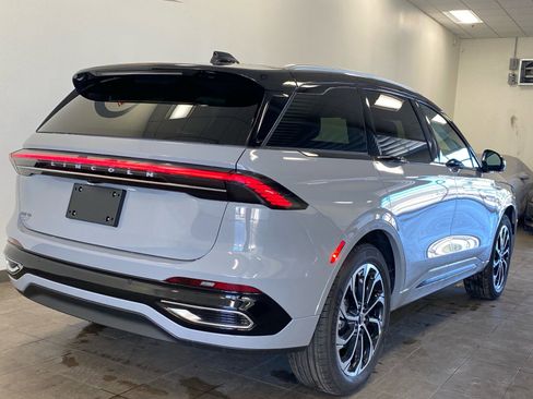 Used 2026 Lincoln Nautilus Reserve image 7