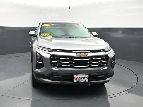 Used 2026 Chevrolet Equinox LT w/ Convenience Package II AWD/4WD image 2