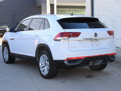 Used 2020 Volkswagen Atlas Cross Sport SE w/ Towing Package image 3