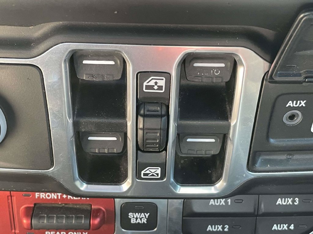 Used 2018 Jeep Wrangler Unlimited Rubicon AWD/4WD image 16