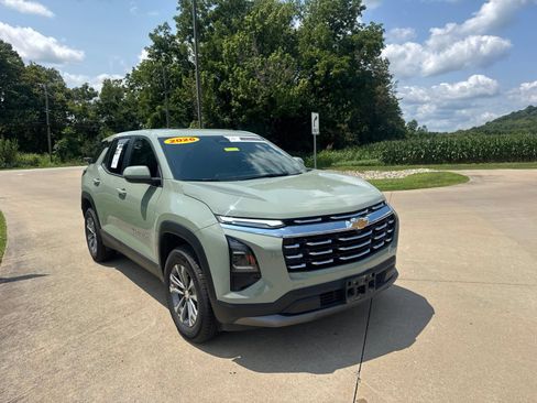 Used 2026 Chevrolet Equinox LT w/ Convenience Package II AWD/4WD image 3