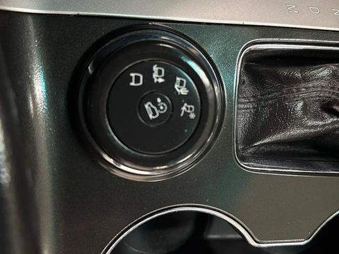 Used 2015 Ford Explorer XLT w/ Equipment Group 202B AWD/4WD image 17