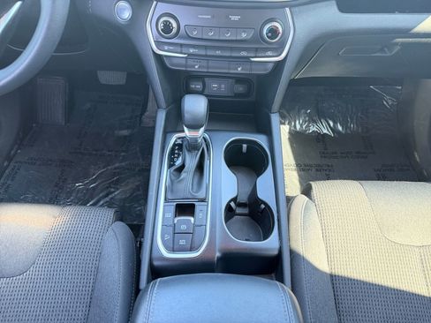 Used 2019 Hyundai Santa Fe SEL image 11
