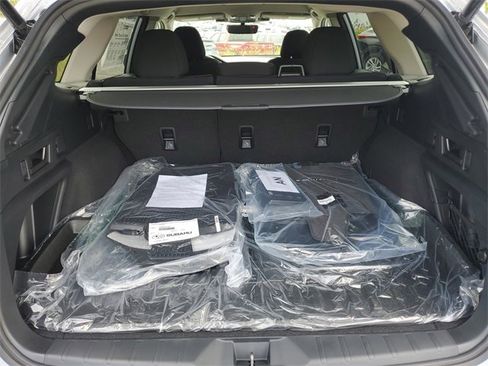 Certified 2025 Subaru Outback Premium w/ Popular Package #1A image 9