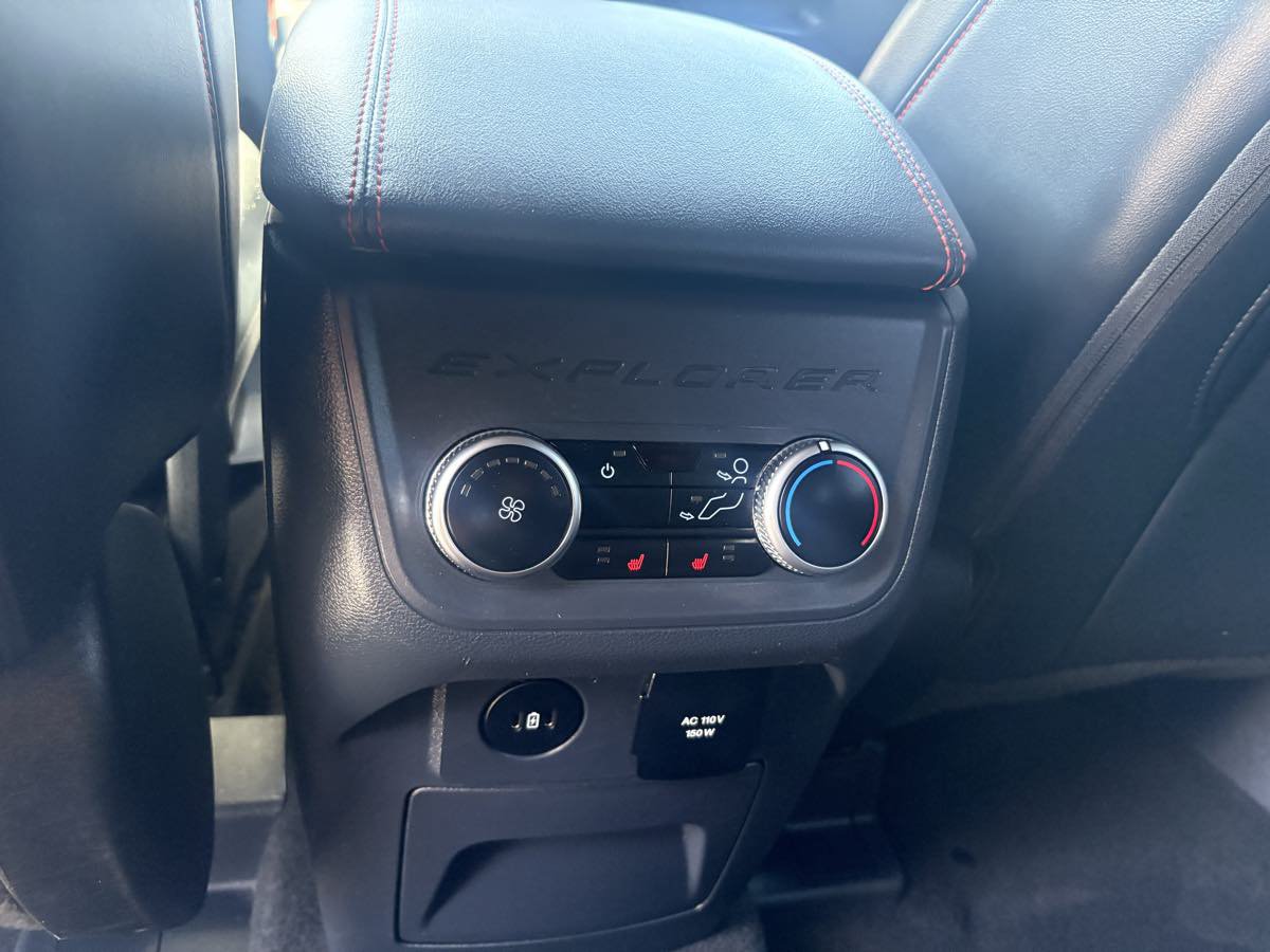 Used 2026 Ford Explorer ST-Line w/ ST-Line Street Pack RWD image 35