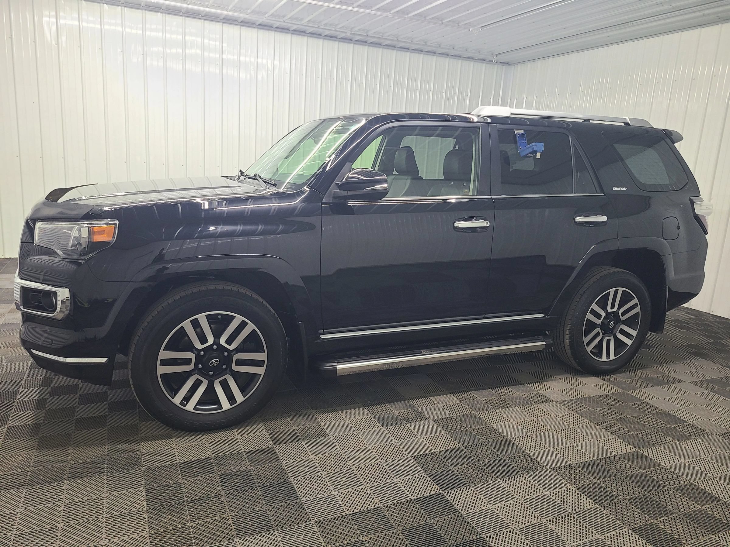 Used 2017 Toyota 4Runner Limited AWD/4WD image 8