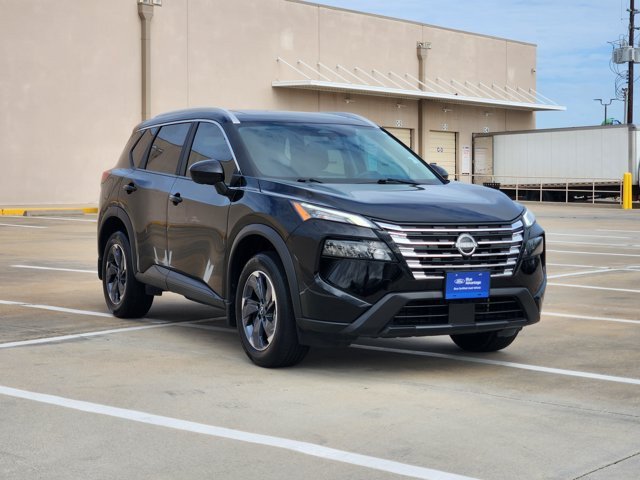 Used 2025 Nissan Rogue SV w/ SV Premium Package FWD image 3
