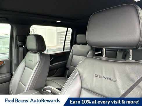 Used 2025 GMC Yukon XL Denali w/ Sun & Power Step Package AWD/4WD image 9