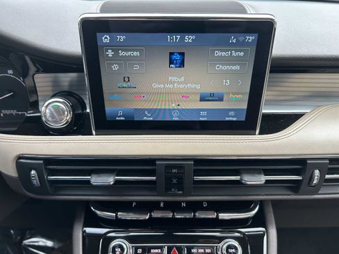 Used 2021 Lincoln Corsair AWD w/ Premium Package image 17