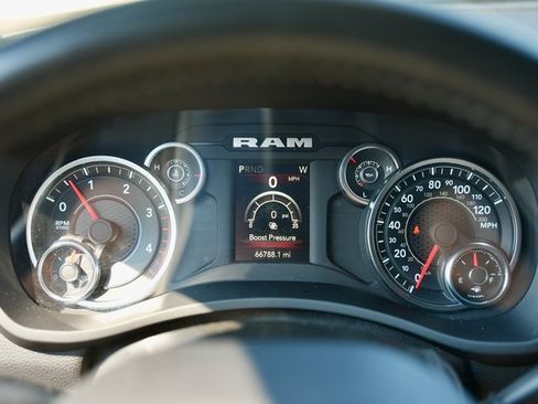 Used 2024 RAM 3500 Big Horn image 19