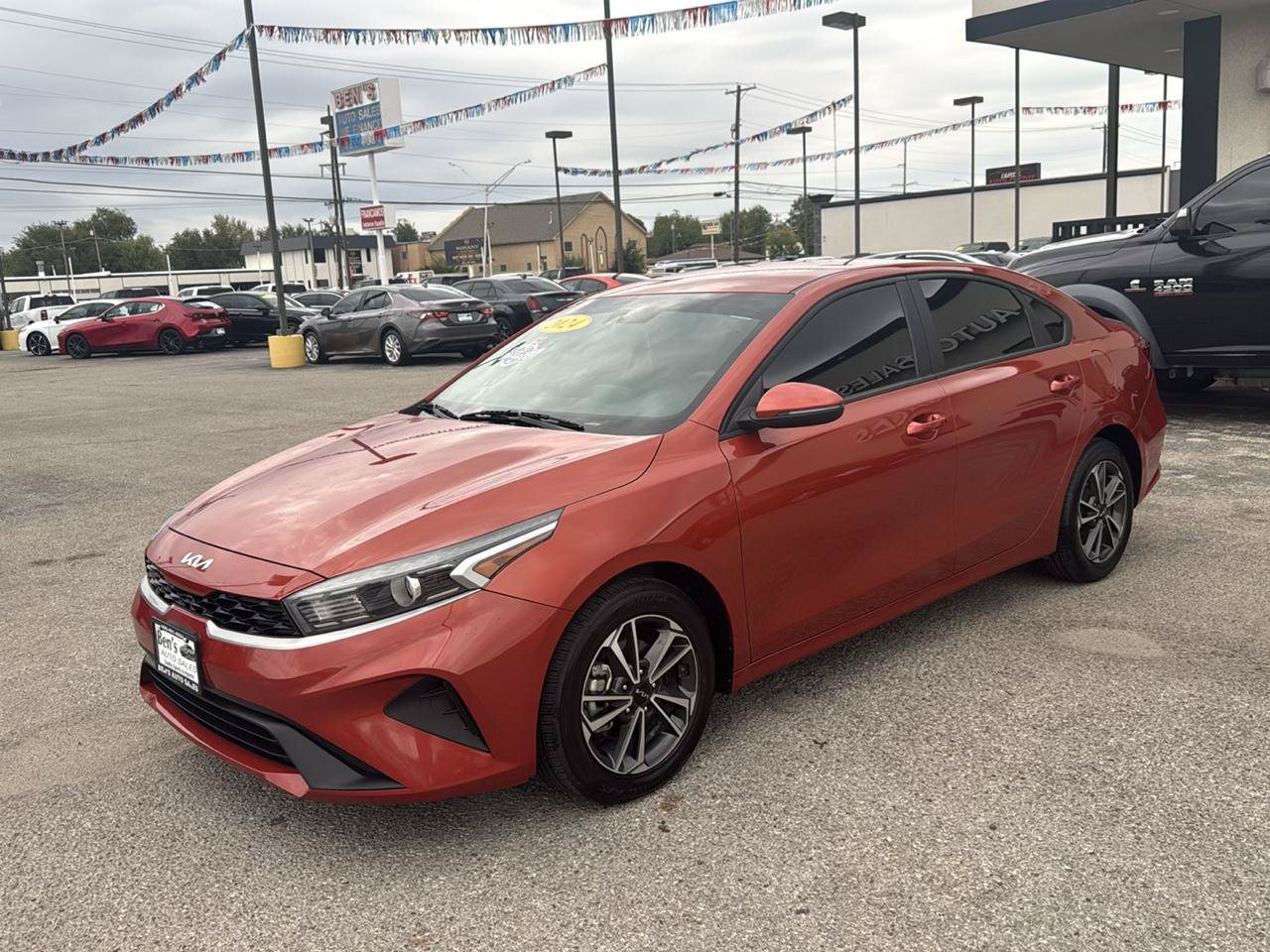 Used 2024 Kia Forte LXS w/ LXS Technology Package FWD image 2