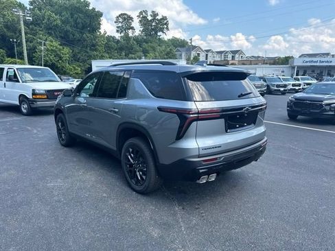 New 2026 Chevrolet Traverse LT w/ Midnight/Sport Edition FWD image 18