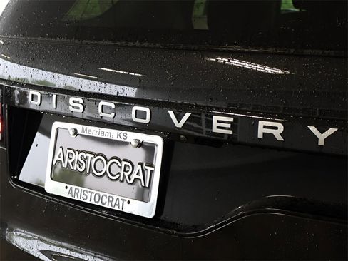 New 2025 Land Rover Discovery Metropolitan Edition image 17