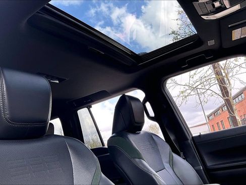 Used 2025 Lexus GX 550 AWD/4WD image 24